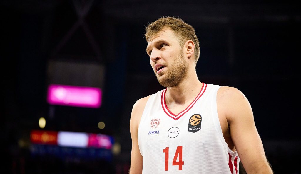 Το παράπονο του Σάσα Βεζένκοφ: «Ακούμε πολλές κατάρες – Την μια εβδομάδα είσαι Θεός και την άλλη δεν κάνεις»