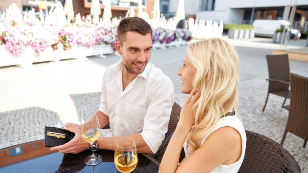 Πώς οι γυναίκες «διαβάζουν» ηλικία, λίπος και επίπεδο τεστοστερόνης στο πρόσωπο ενός άνδρα