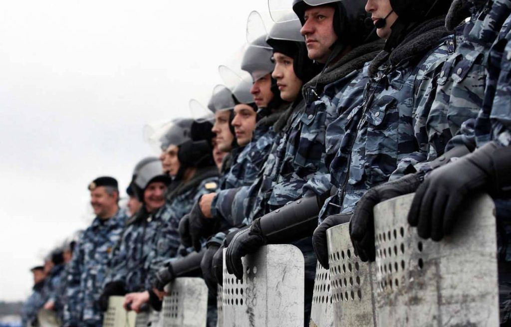 «Θερμή»  υποδοχή σε λαθρομετανάστες από την ρωσική αστυνομία