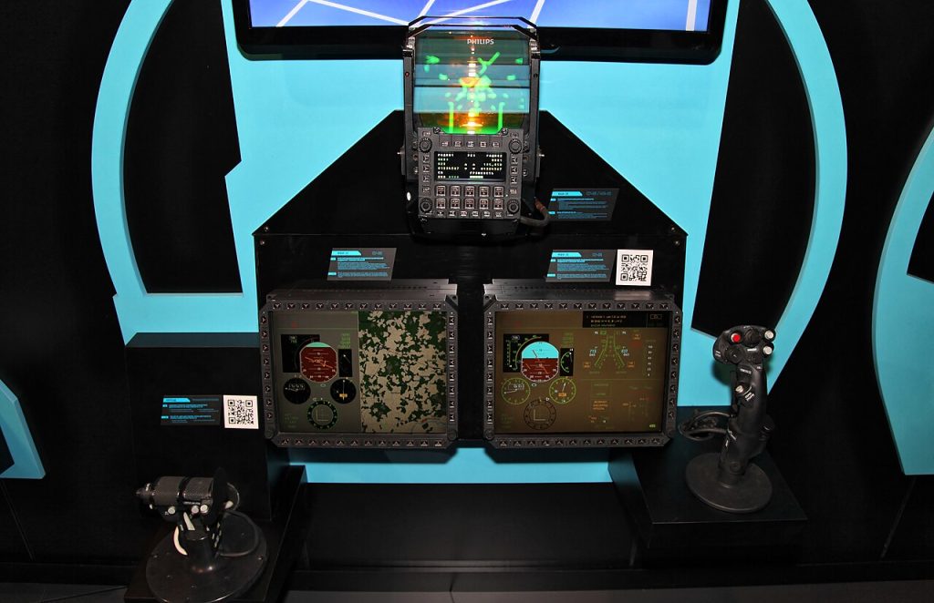 Σπάνιο βίντεο με εικόνα του κόκπιτ του ρωσικού μαχητικού Su-35BM 4ης++γενιάς