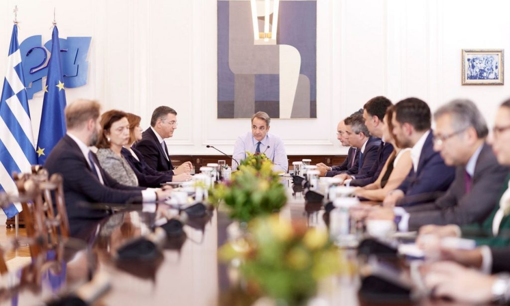 Συνάντηση Α.Τζιτζικώστα-Κ.Μητσοτάκη στο Μαξίμου