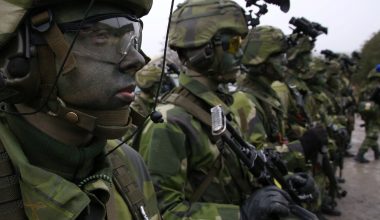 Σουηδία: Διεξήγαγε γυμνάσια προσομοίωσης πολέμου με την συμμετοχή του βασιλιά