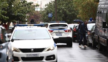 Τραγωδία στο Μενίδι: 60χρονος κάλεσε την αστυνομία και μετά αυτοκτόνησε – Άφησε ιδιόχειρο σημείωμα