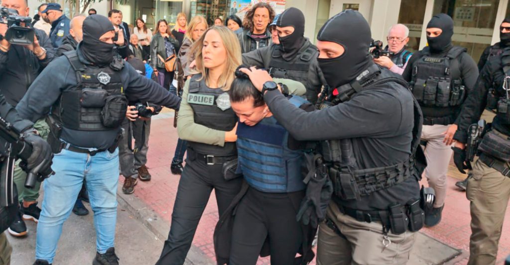 Προφυλακιστέα η 46χρονη που κατηγορείται για τη δολοφονία της 75χρονης πεθεράς της – «Χθες η οικογένεια έκλαιγε»