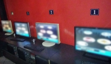 Τέσσερις συλλήψεις σε κατάστημα υγειονομικού ενδιαφέροντος: Είχαν στήσει… παράνομα «φρουτάκια» (φωτο)