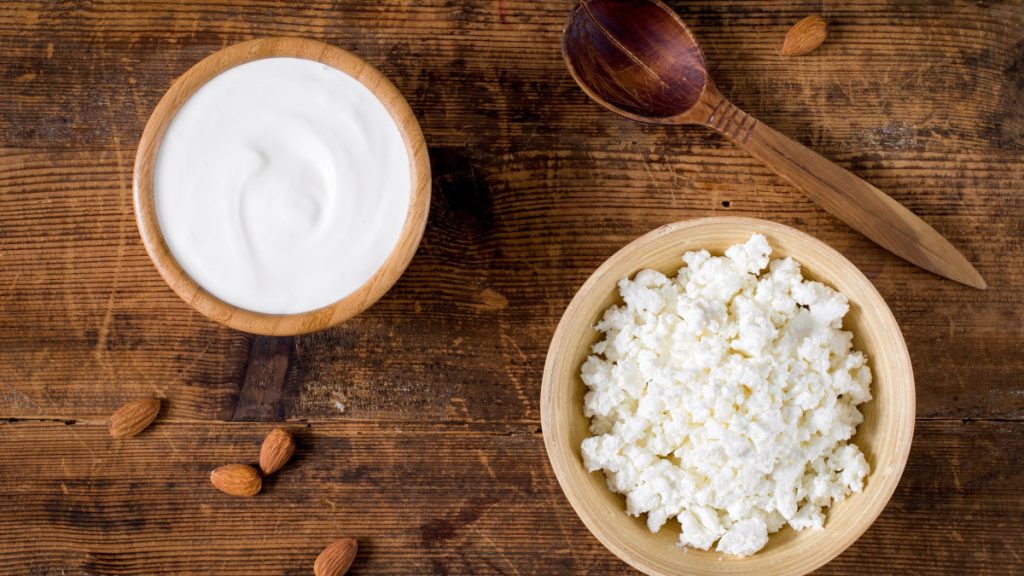 Τυρί cottage ή γιαούρτι; Δείτε ποιο είναι το καλύτερο για απώλεια βάρους