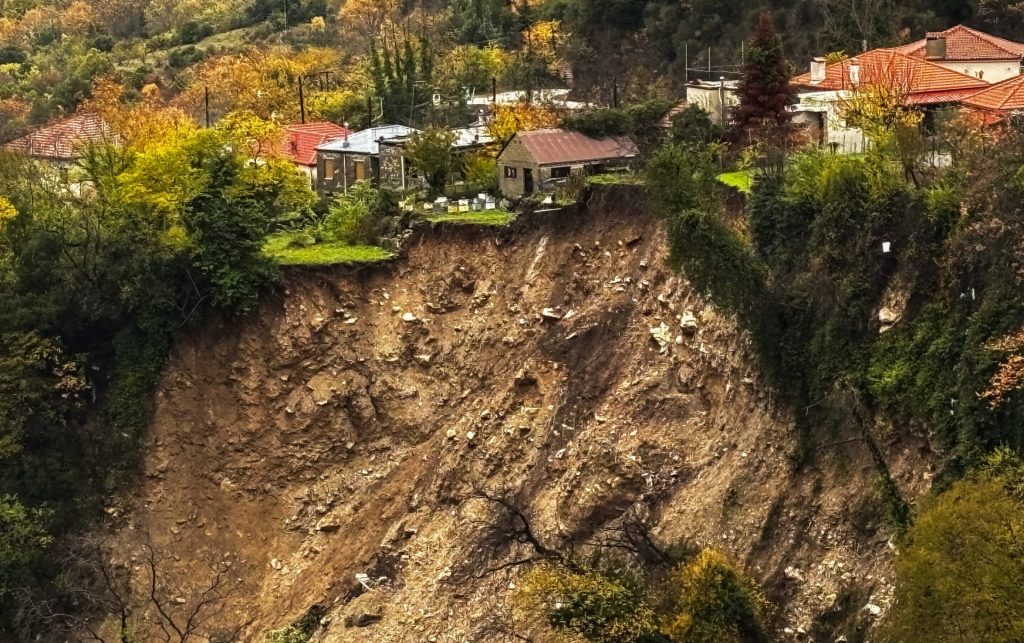 Πολλές οι ζημιές στα Τζουμέρκα από την κακοκαιρία Adel: Κατεδαφιστέα μία κατοικία και ακατάλληλα τρία κτήρια