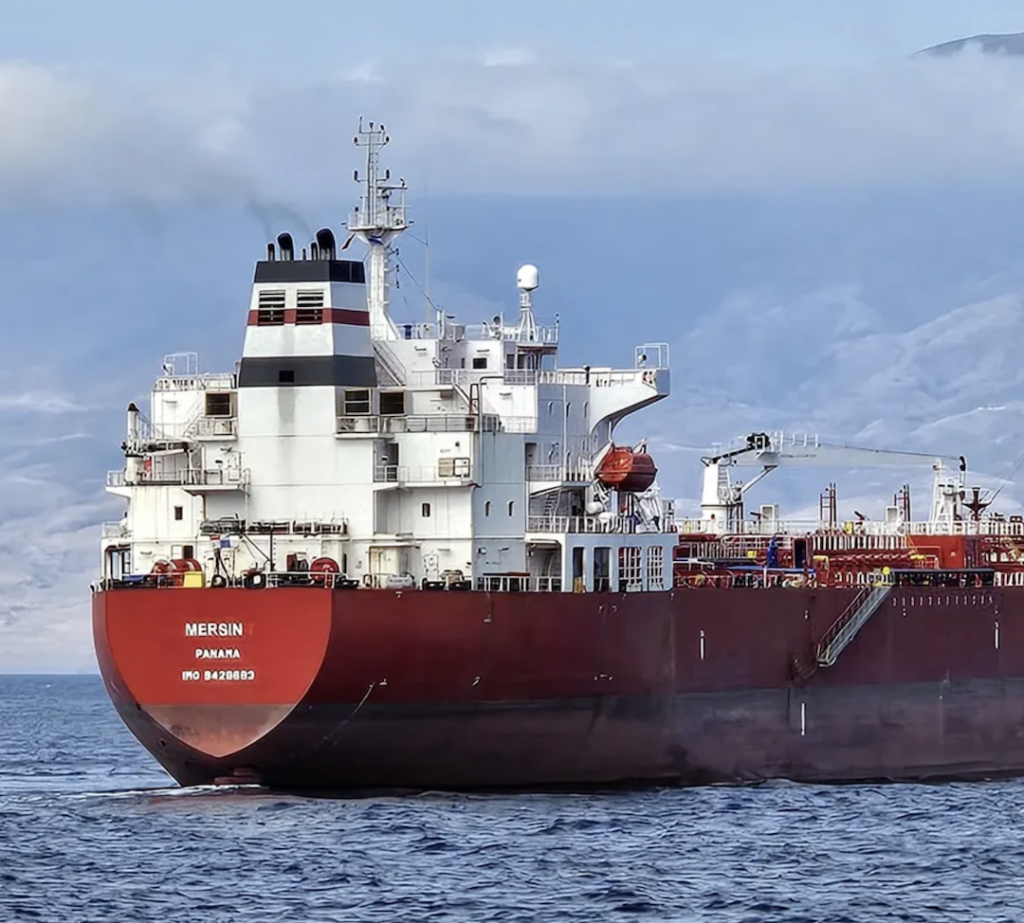 Οι Ουκρανοί ισχυρίζονται  ότι κτύπησαν τουρκικό τάνκερ που μετέφερε ρωσικό πετρέλαιο ανοικτά της… Σενεγάλης