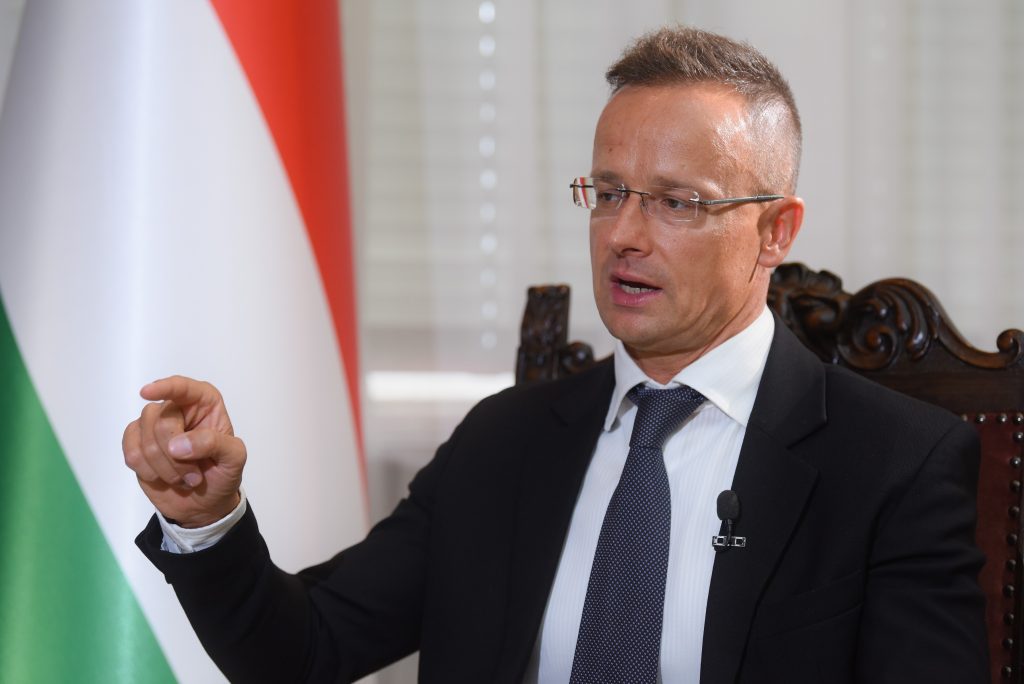 Ούγγρος ΥΠΕΞ: «Η ΕΕ συγκαλύπτει την διαφθορά στην Ουκρανία»