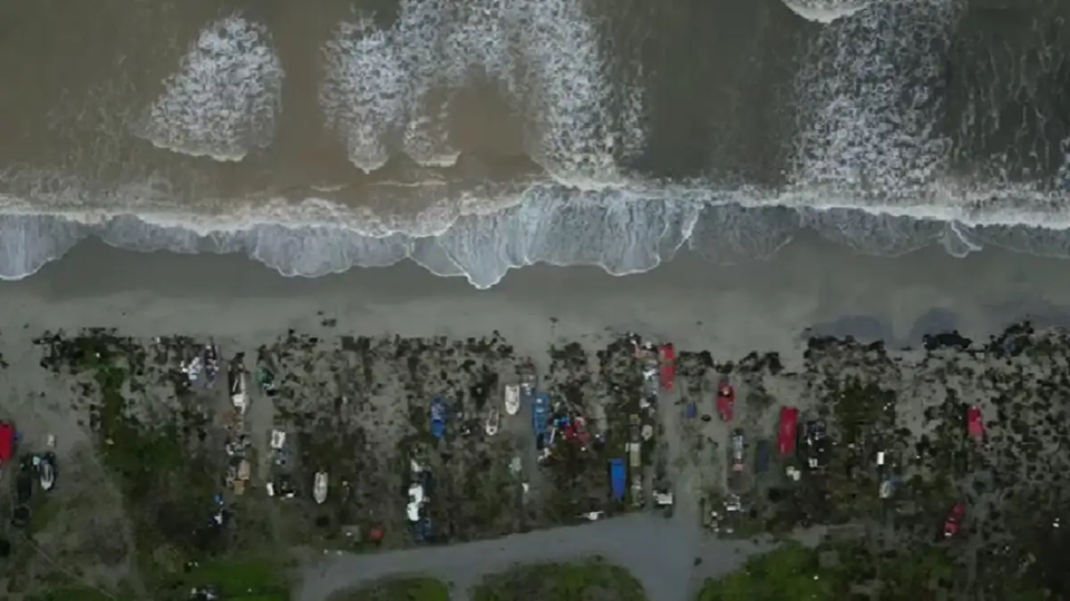 Δείτε πώς η κακοκαιρία Byron άλλαξε χρώμα στον Θερμαϊκό Κόλπο (βίντεο)