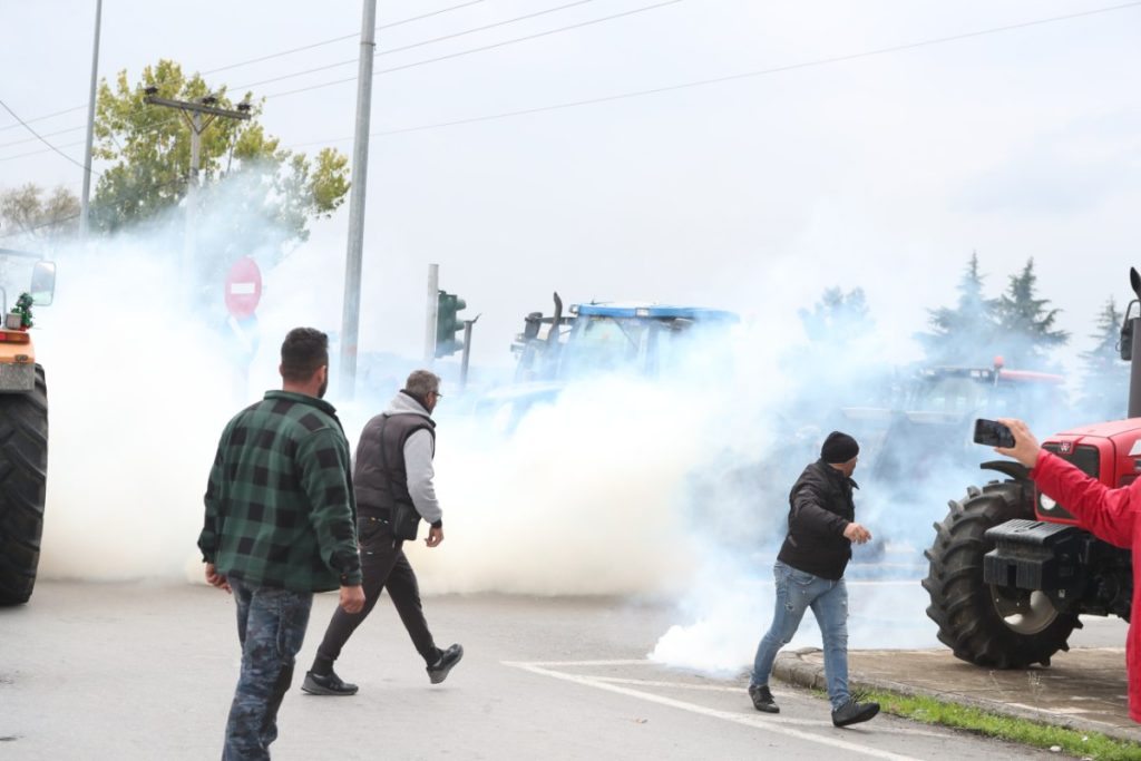 Αγρότες Θεσσαλονίκης: «Θέλουν να τρώτε ακρίδες και σκουλήκια για 2 ευρώ»