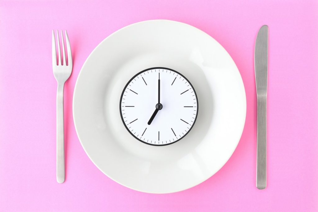 Δείτε ποια είναι η καλύτερη ώρα για να φάτε μεσημεριανό γεύμα