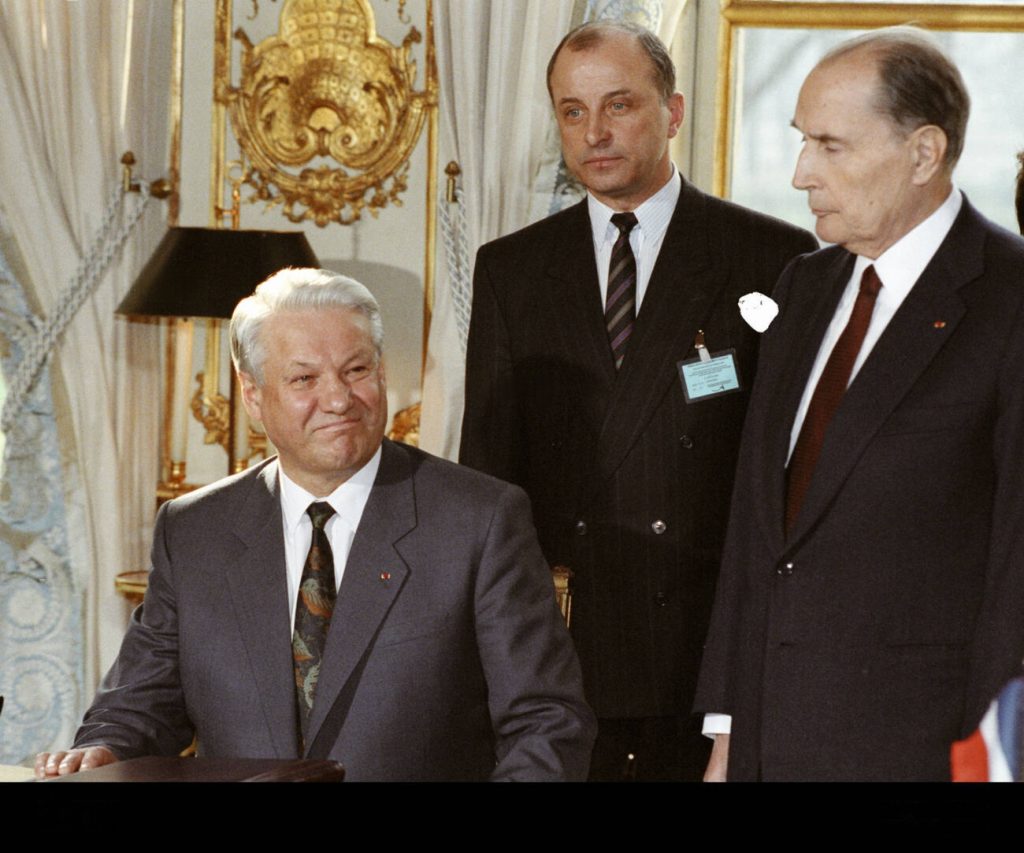 Η Ρωσία κατήργησε συμφωνίες δεκαετιών στρατιωτικής συνεργασίας με την Γαλλία, τον Καναδά και την Πορτογαλία