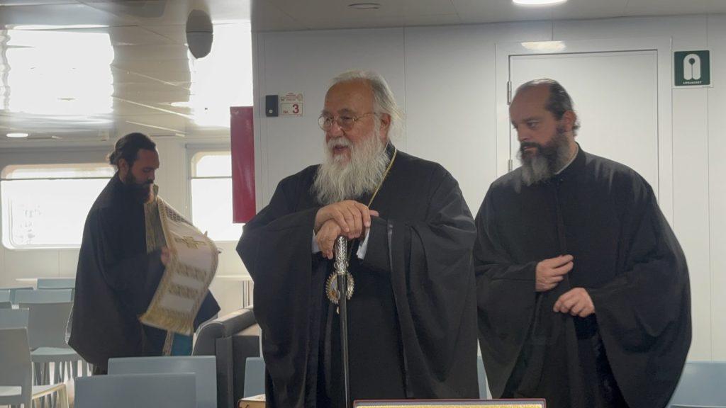 Επίθεση του Μητροπολίτη Κέρκυρας σε δημοσιογράφο τοπικού μέσου που αποκάλυψε το ταξίδι του στη Μόσχα – Τι της είπε