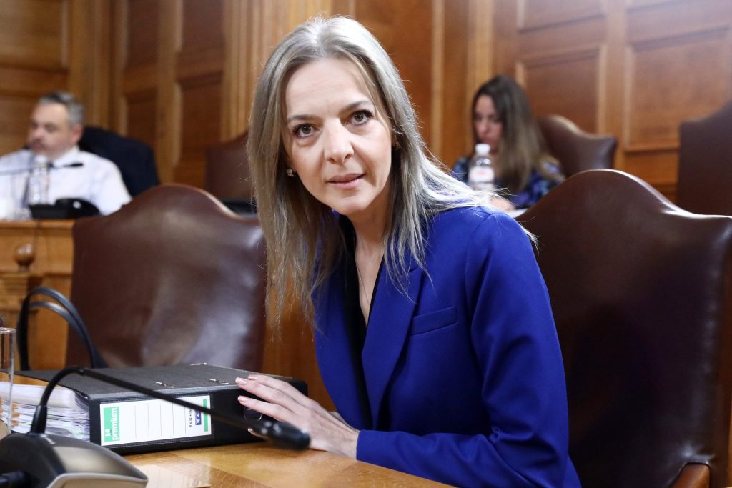 «Καρφιά» Π.Σεμερτζίδου κατά Ζ.Κωνσταντοπούλου: «Εδώ και καιρό έχει μετατρέψει την εξεταστική επιτροπή σε τσίρκο»