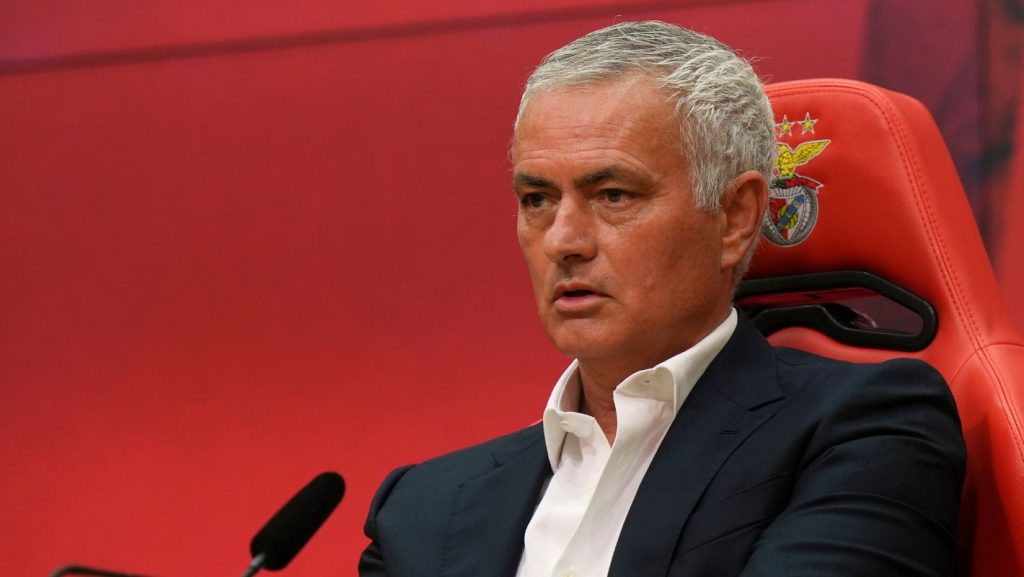 Ο Ζ.Μουρίνιο αποθέωσε τον Βαγγέλη Παυλίδη: «Εξαιρετικός – Πέτυχε τρία γκολ, θα μπορούσε και 4ο» (βίντεο)