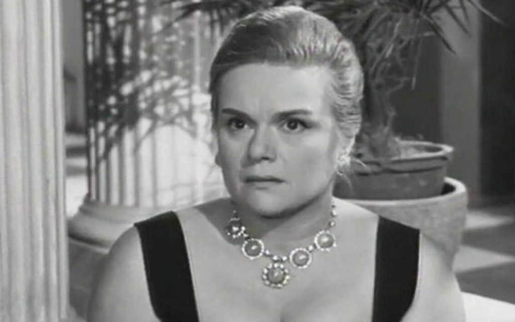 Στο «φως» άγνωστη φωτογραφία της Δ.Διαμαντίδου από τα νεανικά της χρόνια