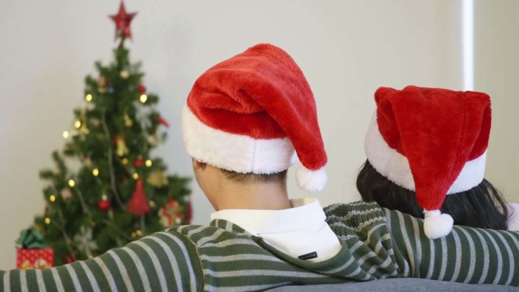 Όταν τα Χριστούγεννα χαλάνε τις σχέσεις: Γιατί οι γιορτές φέρνουν και χωρισμούς