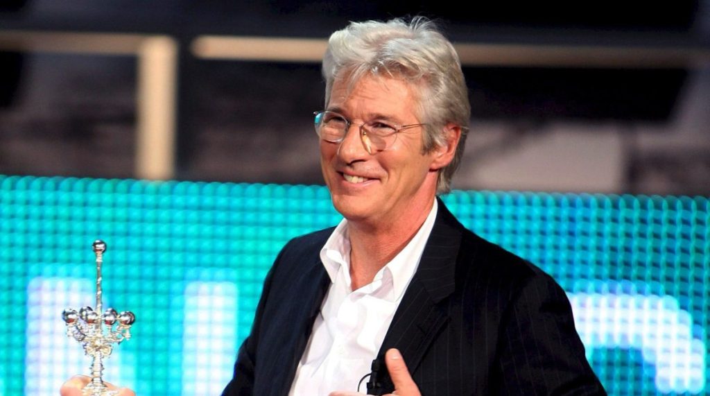 Όταν ο Ρίτσαρντ Γκιρ έκανε «χαμό» το 1993 στα Όσκαρ: Τι έκανε και μπήκε στη «μαύρη λίστα» για 20 χρόνια