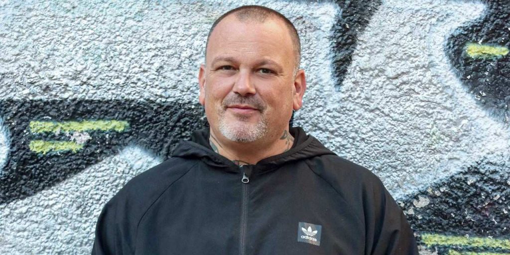 Δ.Σκαρμούτσος: «Ξεκίνησα από τα 14 τα ναρκωτικά – Για πολλά χρόνια θεωρούσα ότι είμαι σκουπίδι και ίσως ήμουν»