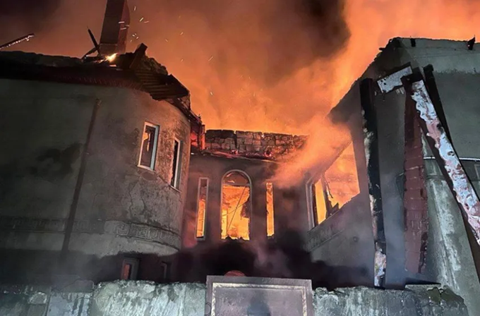 Βίντεο: Ρωσικά drones έπληξαν την Οδησσό – Ακούστηκαν εκρήξεις