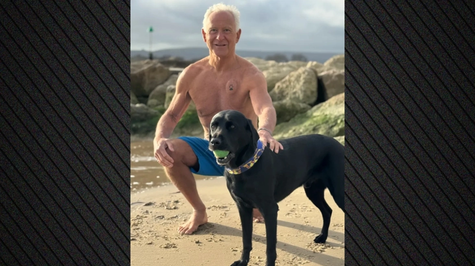 Βρετανία: 71χρονος κατέρρευσε σε παραλία και σώθηκε χάρη στον σκύλο του – «Νιώθω σαν να κέρδισα το λαχείο»