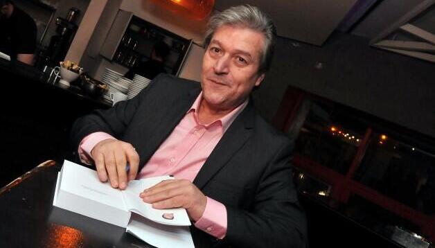 Συγγενείς και φίλοι είπαν το τελευταίο «αντίο» στον δημοσιογράφο Αντώνη Κοκορίκο στο Αποτεφρωτήριο Ριτσώνας (φώτο)