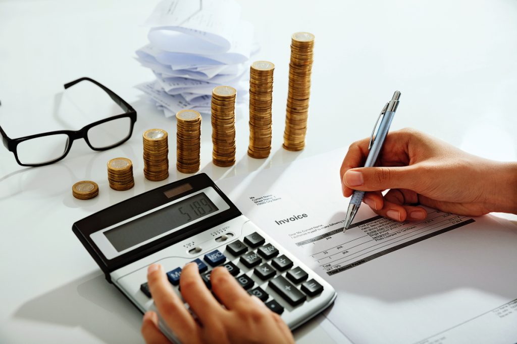 Η ΑΑΔΕ ανακοινώνει ότι κατάφερε να εισπράξει φόρους άνω των 70 δισ. ευρώ