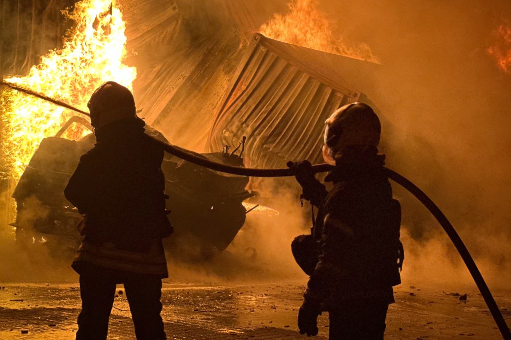 Με βαλλιστικό πύραυλο RS-26 Oreshnik και 6 επανεισερχόμενα οχήματα (MIRV) έκαψαν το πολωνόφωνο Λβιβ οι Ρώσοι!