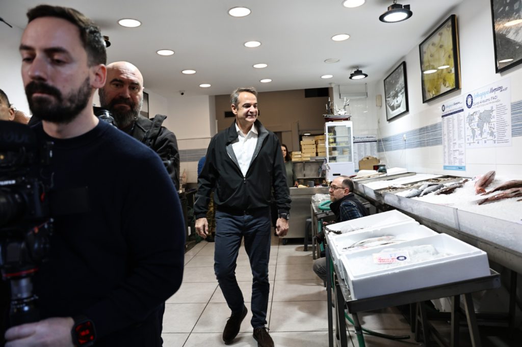 Βόλτα στο Μοσχάτο ο Κ.Μητσοτάκης με προεκλογικές δηλώσεις: «Δεν θα τάξουμε κάτι»