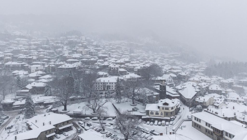 Πυκνή χιονόπτωση σε Ήπειρο και Αιτωλοακαρνανία: Στα λευκά το Λαμπίρι, η ορεινή Ναυπακτία και η Μηλιά Μετσόβου