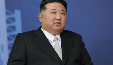 Κιμ Γιονγκ Ουν: «Εάν το ΝΑΤΟ συγκρουστεί με τη Ρωσία θα θεωρηθεί αυτόματα ότι και η Βόρεια Κορέα δέχθηκε επίθεση»