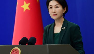 Νέα προειδοποίηση Κίνας προς Δύση: «Μείνετε μακριά από τις εσωτερικές υποθέσεις του Ιράν»