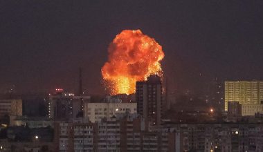 Η Ρωσία εξαπέλυσε νέα μαζικά πλήγματα κατά του Κιέβου: Στις φλόγες η ουκρανική πρωτεύουσα (βίντεο)