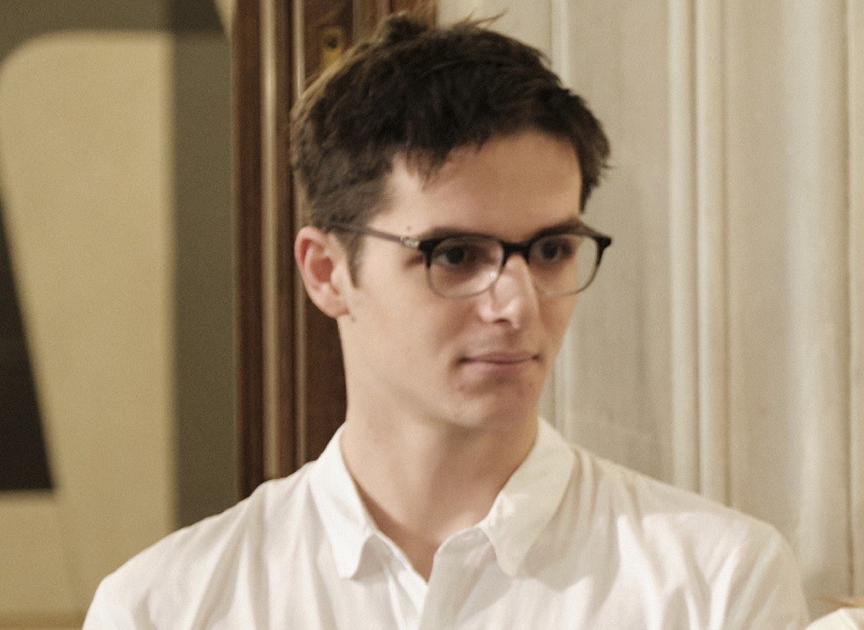 Θα είναι υποψήφιος στις εκλογές του 2027 (;) ο υιός του πρωθυπουργού Κωνσταντίνος Μητσοτάκης ο νεότερος;