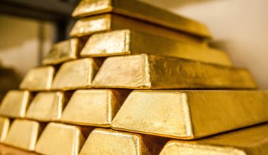 O χρυσός «εκτοξεύτηκε» στα 4.600 δολάρια η ουγγιά: Σε ιστορικά υψηλά και το ασήμι