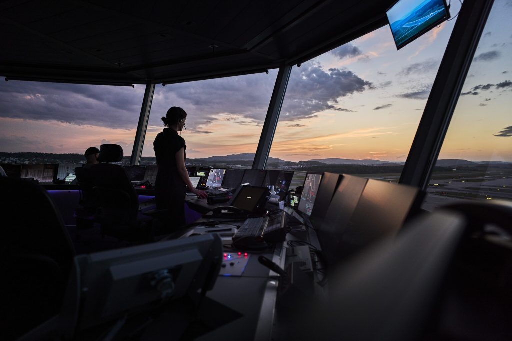 Αστείο πόρισμα για το black-out στο FIR Αθηνών: «Όλα καλά – Μόνο του έπεσε το σύστημα, μόνο του ανέβηκε»!