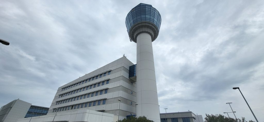 Το «κεφάλι» του επικεφαλής της ΥΠΑ Γ.Σαουνάτσου «πήρε» η κυβέρνηση για το μπλακ άουτ στα αεροδρόμια