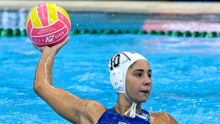 Η Εθνική πόλο γυναικών επικράτησε 15-10 της Ιταλίας και πέρασε στα ημιτελικά του Ευρωπαϊκού Πρωταθλήματος