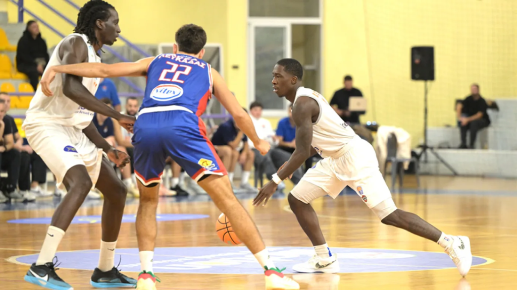 «Δεν ήμουν μεθυσμένος, ακολούθησα το GPS»: Τι ισχυρίστηκε ο μπασκετμπολίστας που οδηγούσε στις γραμμές του τρένου