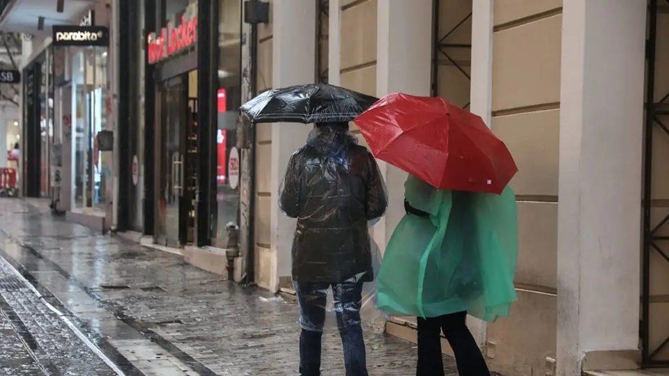 Με τοπικές βροχές και μικρή άνοδο της θερμοκρασίας ο σημερινός καιρός – Η πρόγνωση για όλη τη χώρα