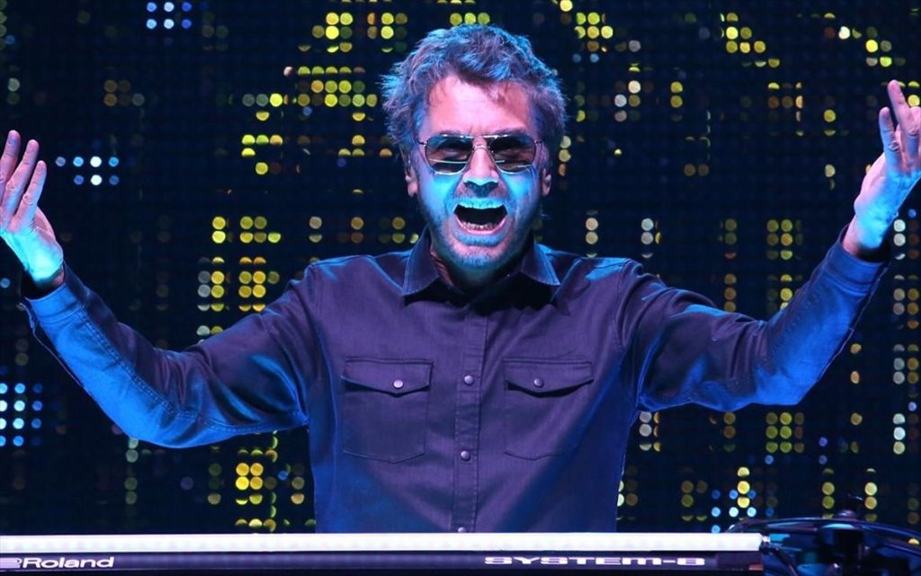 Ζαν Μισέλ Ζαρ: Ο διάσημος καλλιτέχνης της ηλεκτρονικής μουσικής έρχεται για συναυλία στην Αθήνα