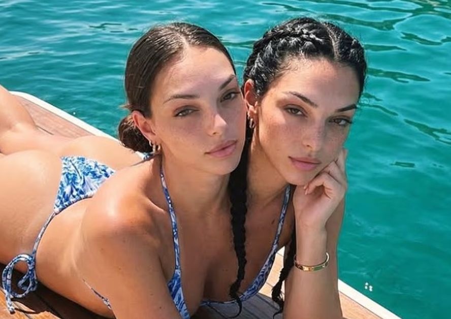 Δημιούργημα της τεχνητής νοημοσύνης αποδείχθηκαν οι εντυπωσιακές Σιαμαίες influencers (βίντεο – φωτο)