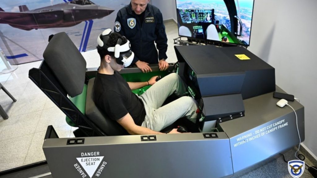 Προσομοιωτές αεροσκαφών F-16 και F-35 στο νέο λιμάνι Πατρών από την ΠΑ