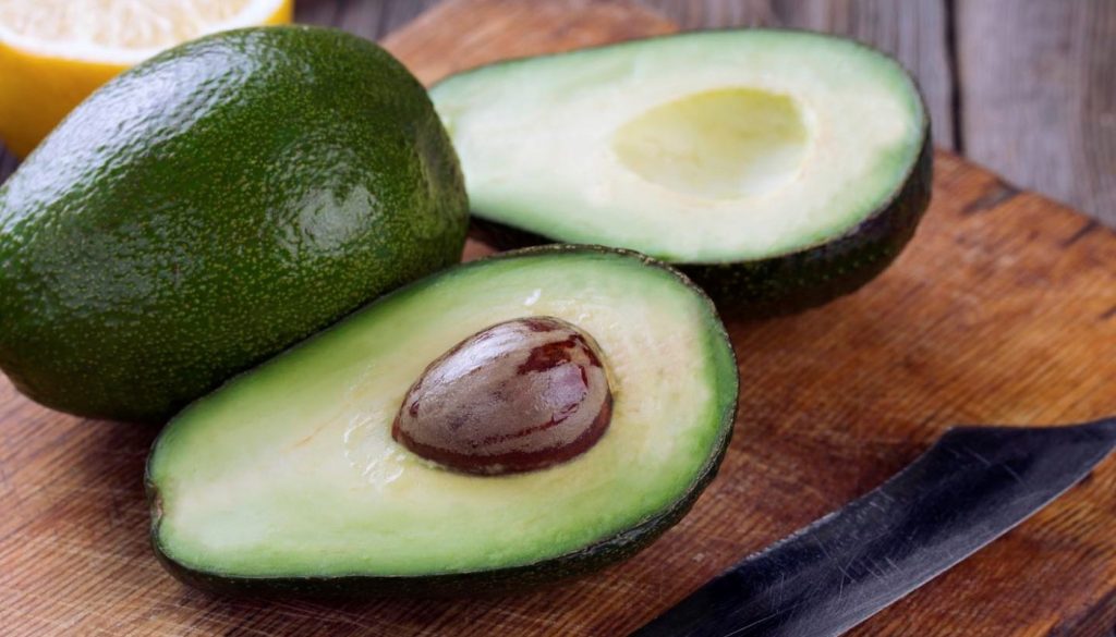 Τα οφέλη που έχουν για την υγεία τα αβοκάντο – Πώς πρέπει να φυλάσσονται