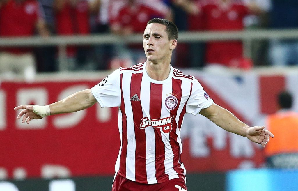 Ν.Ποντένσε: Με χρηματικό πρόστιμο τιμώρησε η ΔΕΑΒ τον παίκτη του Ολυμπιακού για το περιστατικό με την ομπρέλα