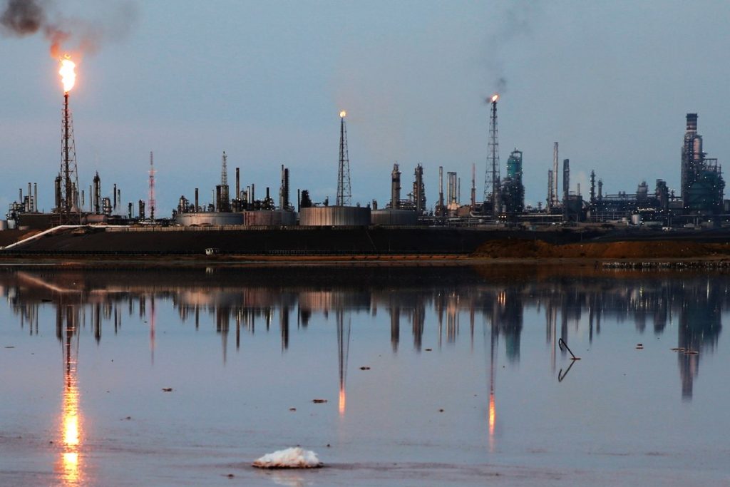 Οι ΗΠΑ αναλαμβάνουν και τυπικά τον έλεγχο των πετρελαίων της Βενεζουέλας