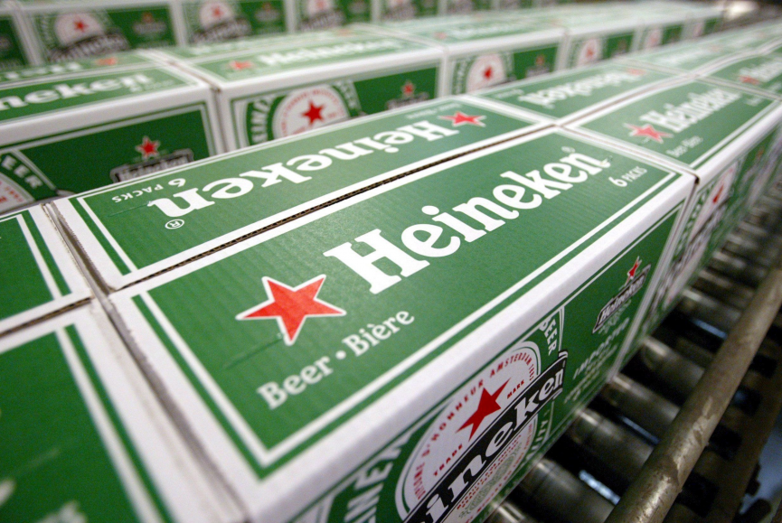 Η Heineken προχωρά σε 6.000 απολύσεις λόγω μείωσης της ζήτησης για αλκοόλ