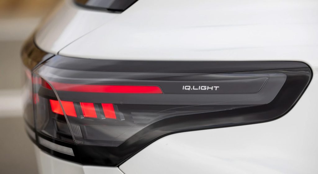 PHEV C-SUV με αυτονομία 146 km, 272 PS και όφελος €3.000