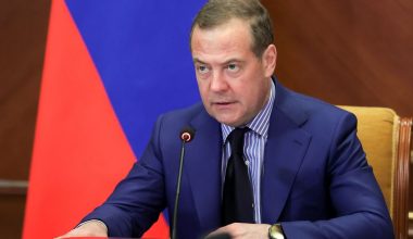 Ν.Μενβέντεφ σε Φ.Μερτς: «Δαίμονα, μήπως έκανες λάθος τις εποχές; Είμαστε στο 2026, όχι στο 1933!»